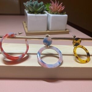 SALE💚 any 3 for $18 💚
 Tortoise Statement Hoop Acrylic Earrings